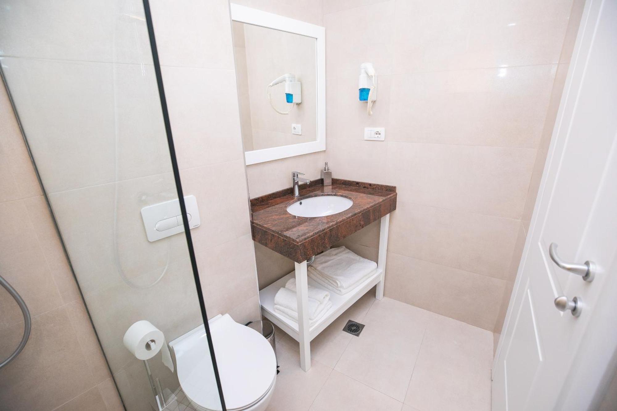 Hotel Elior تيرانا الغرفة الصورة